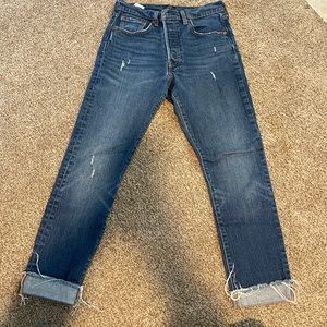 LIGHT DISTRESSED LEVI DEMIN
